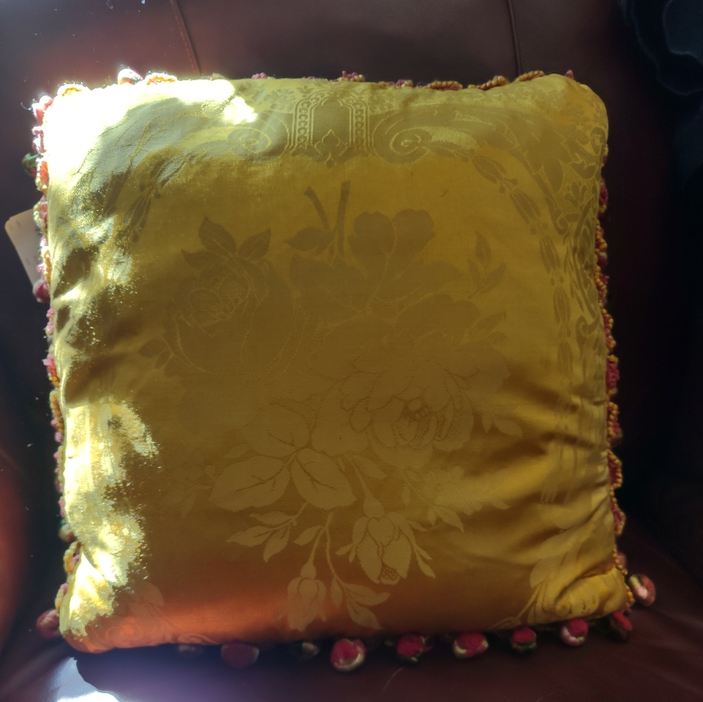 Accent pillow